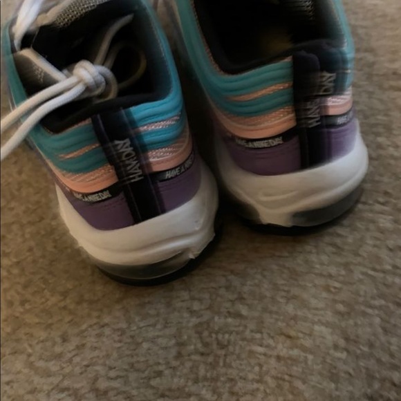 Nike - Picture 4 of 4